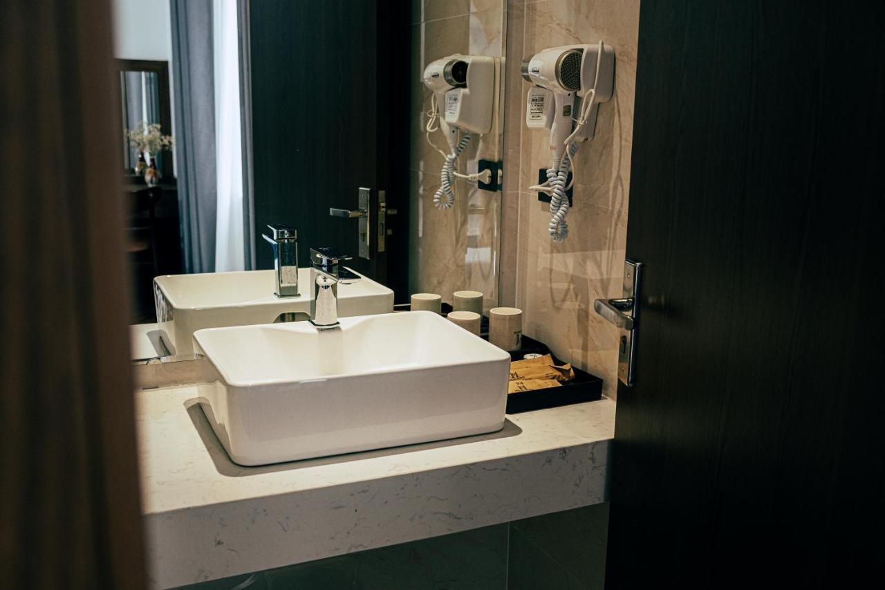Milan Hotel Ниньбинь Экстерьер фото